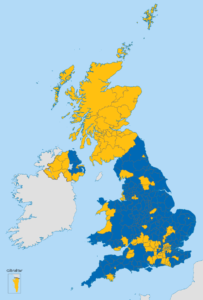 Kartan ovan visar vilka delar av Storbritannien som röstade för Brexit (blå) eller Remain (gul) Med undantag för Nordirland och Skottland röstade främst stora befolkningscentra som London för Remain i England.